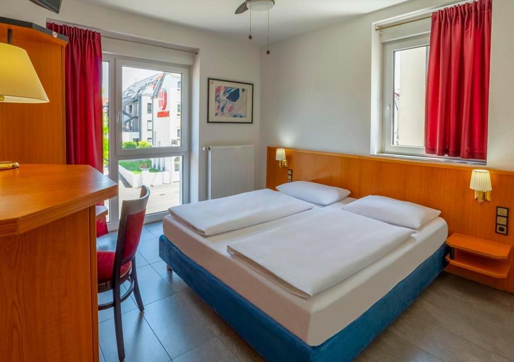 Heilbronner Hotel Am Schoenen Theater Kültér fotó
